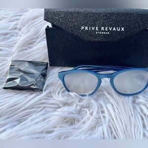 Woman’s glasses and case💥PRIVE’ REVAUX💥eyewear